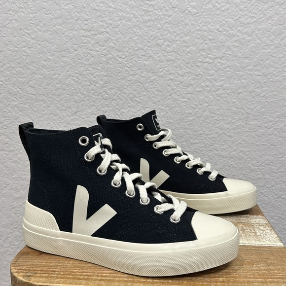 Veja Wata II Black White High Top Sneakers Size 37 / 6 - Picture 2 of 10